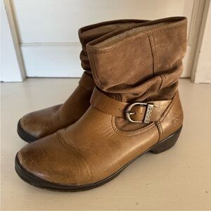 Bogs Cassie low tan boot size 7